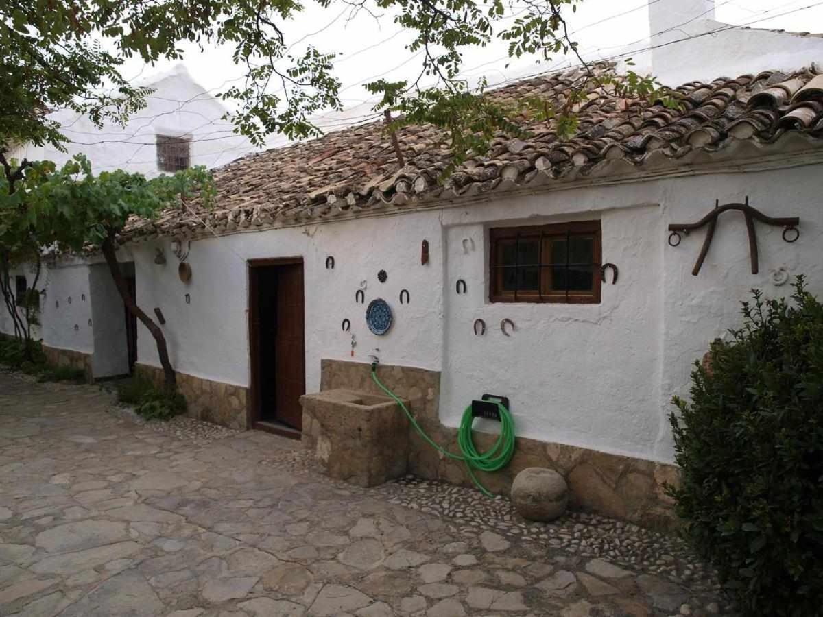 Гостевой дом Cortijo La Gineta Алькала-ла-Реаль Экстерьер фото